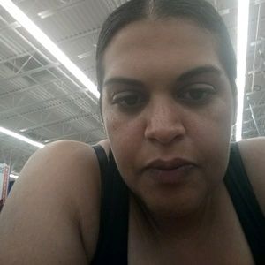 Meet your Posher, Desiree